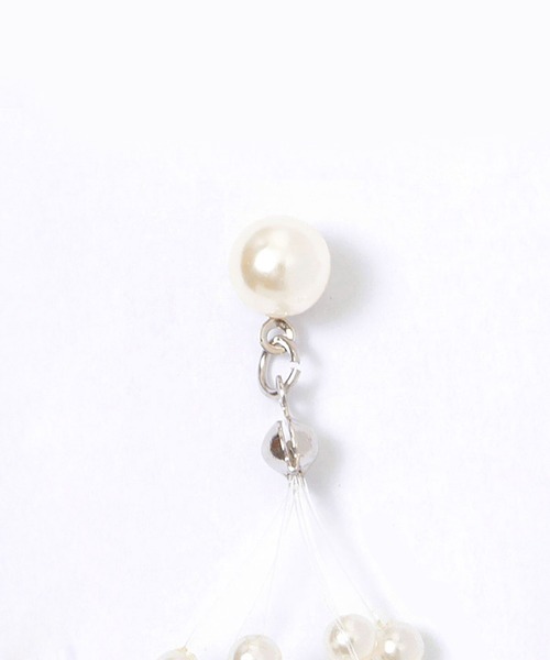 girl(ガール)の「バブルパールスウィングピアス 結婚式 パーティー お呼ばれ オケージョン(ピアス(両耳用)・レディース・ホワイト・FREE)」の3枚目の写真