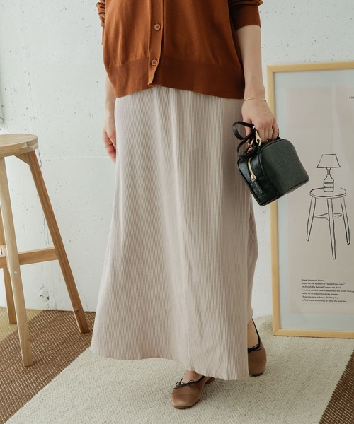 URBAN RESEARCH DOORS（アーバンリサーチドアーズ）の「リブカットフレアスカート（スカート・レディース・チャコールグレー/モカ/ライトベージュ・ONE）」の14枚目の写真