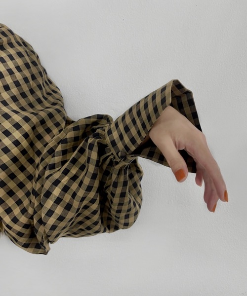 Solace（ソレイス）の「ギンガムチェックパワショルブラウス（シャツ/ブラウス・レディース・ブラウン/マスタード・FREE）」の5枚目の写真