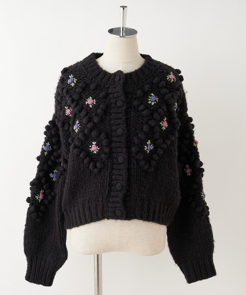 one after another NICE CLAUP（ワンアフターアナザーナイスクラップ）の「【新色追加】マストトレンドのカーディガン。愛されお花刺繍カーディガン（カーディガン/ボレロ・レディース・アイボリー/ブラック/ベージュ/サックスブルー/オフホワイト・FREE）」の8枚目の写真