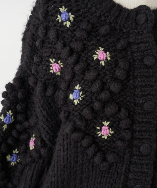 one after another NICE CLAUP（ワンアフターアナザーナイスクラップ）の「【新色追加】マストトレンドのカーディガン。愛されお花刺繍カーディガン（カーディガン/ボレロ・レディース・アイボリー/ブラック/ベージュ/サックスブルー/オフホワイト・FREE）」の15枚目の写真