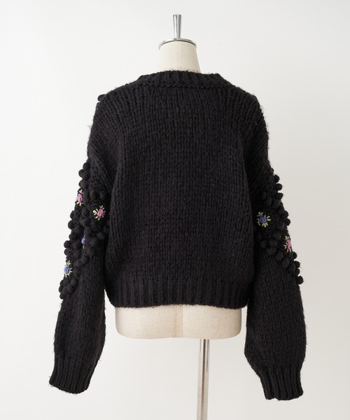 one after another NICE CLAUP（ワンアフターアナザーナイスクラップ）の「【新色追加】マストトレンドのカーディガン。愛されお花刺繍カーディガン（カーディガン/ボレロ・レディース・アイボリー/ブラック/ベージュ/サックスブルー/オフホワイト・FREE）」の12枚目の写真