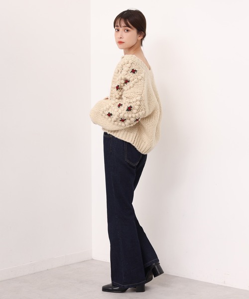 one after another NICE CLAUP（ワンアフターアナザーナイスクラップ）の「【新色追加】マストトレンドのカーディガン。愛されお花刺繍カーディガン（カーディガン/ボレロ・レディース・アイボリー/ブラック/ベージュ/サックスブルー/オフホワイト・FREE）」の16枚目の写真