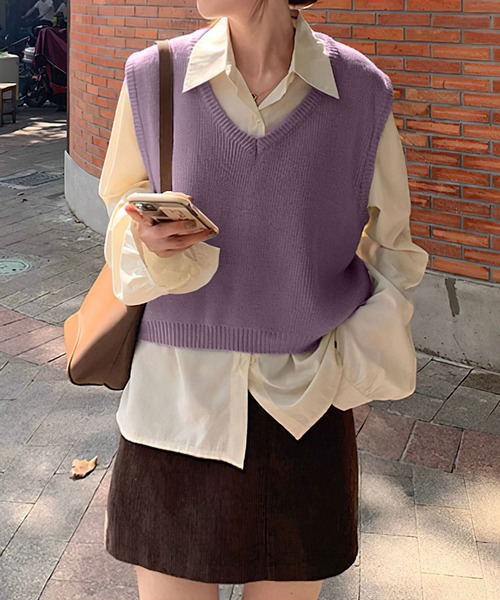 me+em select（ミームセレクト）の「★ニュアンスカラー　Vネックコンパクトゆるニットベスト（ベスト・レディース・ライトブルー/オートミール/ベージュ/パープル・FREE）」の11枚目の写真