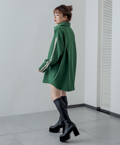 RASVOA(ラスボア)の「2ラインBIGシャツ(シャツ/ブラウス・レディース・グリーン/ブラック・FREE)」の14枚目の写真