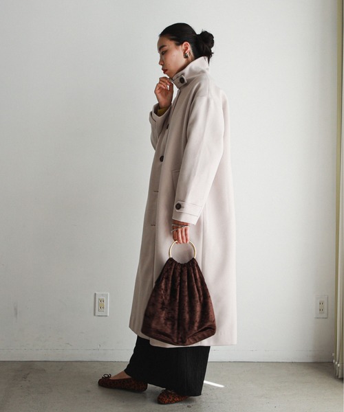 feepur（フェピュール）の「ステンカラーロングコート（ステンカラーコート・レディース・アイボリー/ブラック/モカ・MEDIUM）」の13枚目の写真