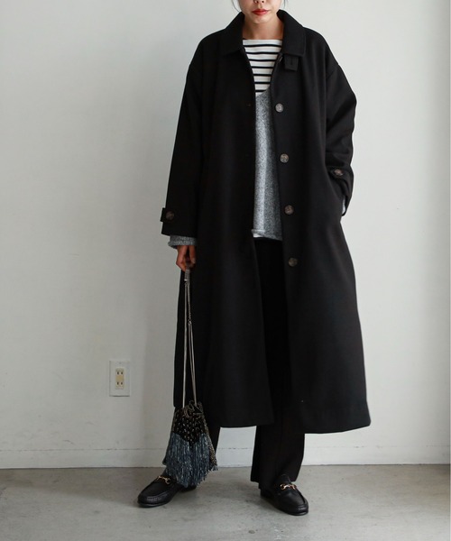 feepur（フェピュール）の「ステンカラーロングコート（ステンカラーコート・レディース・アイボリー/ブラック/モカ・MEDIUM）」の20枚目の写真