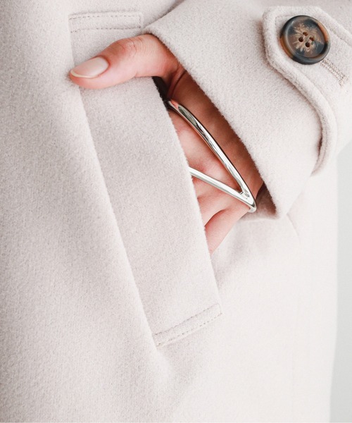 feepur（フェピュール）の「ステンカラーロングコート（ステンカラーコート・レディース・アイボリー/ブラック/モカ・MEDIUM）」の6枚目の写真