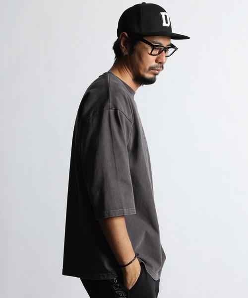 The DUFFER of ST.GEORGE（ザダファーオブセントジョージ）の「ECO FRIENDRY DYEING 3Q SLEEVE TEE：7分袖 オーバーサイズ シンプルTシャツ（Tシャツ/カットソー・メンズ・チャコールグレー/ピンク/ブルーグレー・SMALL/MEDIUM/LARGE/X-LARGE）」の8枚目の写真