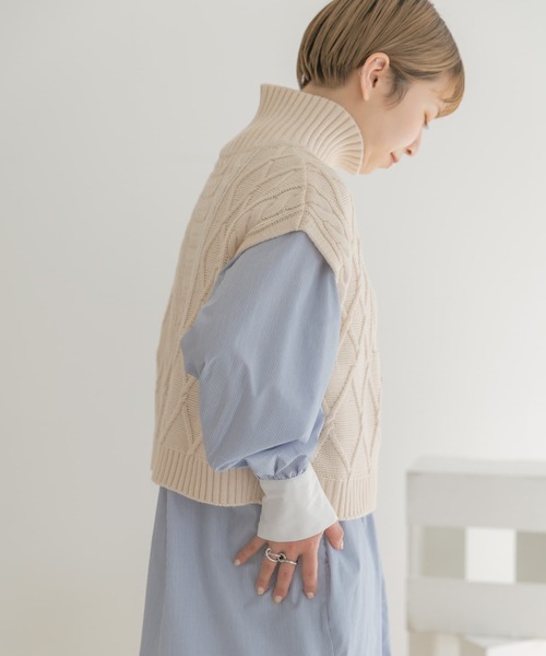 ITEMS URBANRESEARCH（アイテムズ アーバンリサーチ）の「ケーブルショートニットベスト（ベスト・レディース・グレー系その他/マスタード/ブラック・FREE）」の18枚目の写真