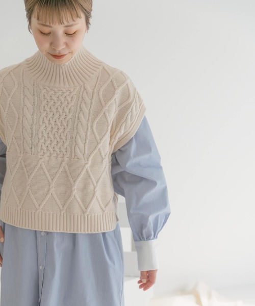 ITEMS URBANRESEARCH（アイテムズ アーバンリサーチ）の「ケーブルショートニットベスト（ベスト・レディース・グレー系その他/マスタード/ブラック・FREE）」の11枚目の写真