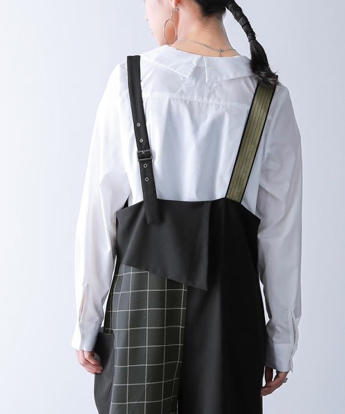 osharewalker（オシャレウォーカー）の「【廃盤】『チェック柄切替アシメサロペット』（サロペット/オーバーオール・レディース・ブラック・1/2）」の4枚目の写真