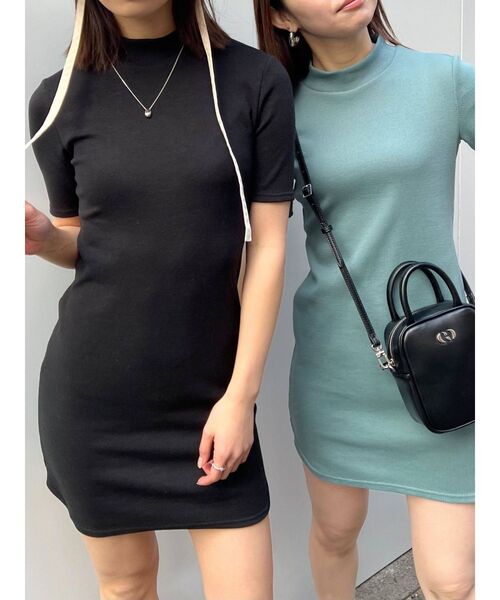 EMODA（エモダ）の「ハイネックフィットリブワンピース（ワンピース・レディース・アイボリー/グレー/ブラック/ブルー・FREE）」の5枚目の写真