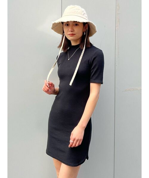 EMODA（エモダ）の「ハイネックフィットリブワンピース（ワンピース・レディース・アイボリー/グレー/ブラック/ブルー・FREE）」の6枚目の写真