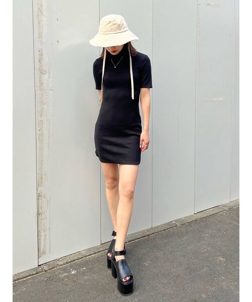 EMODA（エモダ）の「ハイネックフィットリブワンピース（ワンピース・レディース・アイボリー/グレー/ブラック/ブルー・FREE）」の8枚目の写真