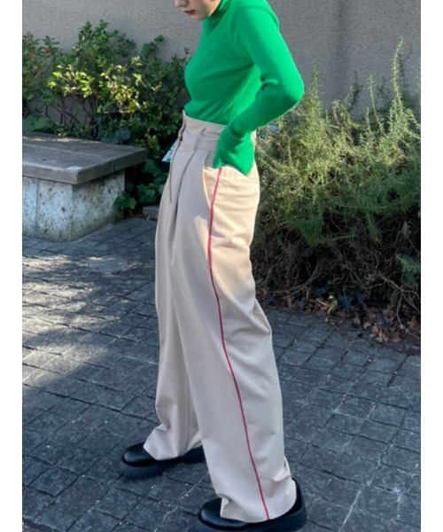 AMAIL(アマイル)の「Piping milk pants(スラックス・レディース・ベージュ/ピンク・S/M)」の3枚目の写真