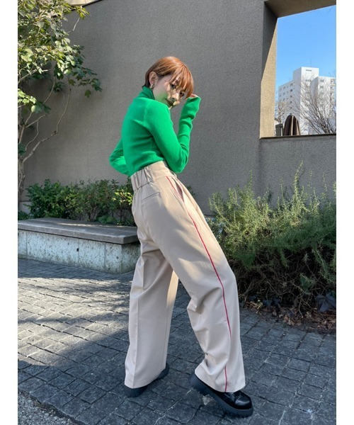 AMAIL(アマイル)の「Piping milk pants(スラックス・レディース・ベージュ/ピンク・S/M)」の4枚目の写真