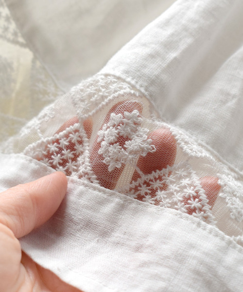 zootie（ズーティー）の「レース切替 バルーンスリーブ リネンブラウス（シャツ/ブラウス・レディース・オフホワイト・M）」の2枚目の写真