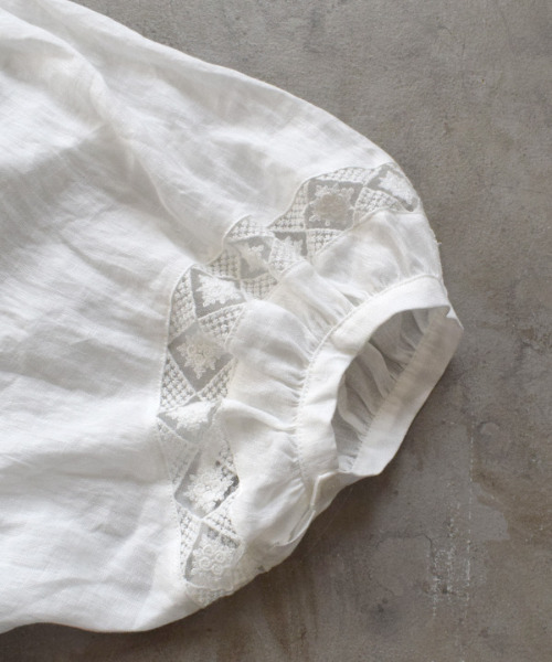 zootie（ズーティー）の「レース切替 バルーンスリーブ リネンブラウス（シャツ/ブラウス・レディース・オフホワイト・M）」の11枚目の写真