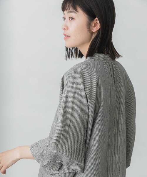 かぐれ リネンスクエアケープシャツ かぐれ（カグレ）の「リネンスクエアケープシャツ（シャツ