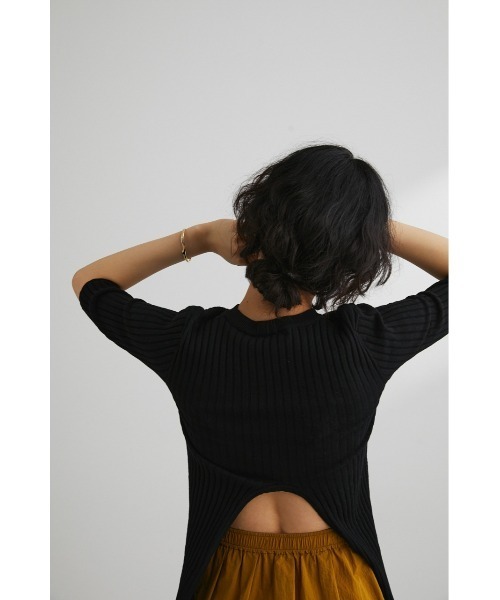 STYLEMIXER(スタイルミキサー)の「バックラウンドカッティングニット(ニット/セーター・レディース・ホワイト/ブラック/オレンジ・FREE)」の3枚目の写真