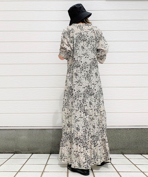 Q(キュー)の「モノトーンフラワーワンピース(ワンピース・レディース・ホワイト系その他/ブラック系その他・MEDIUM)」の8枚目の写真