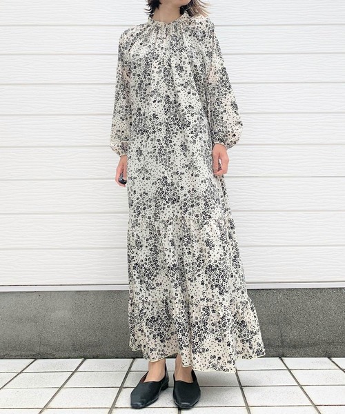 Q(キュー)の「モノトーンフラワーワンピース(ワンピース・レディース・ホワイト系その他/ブラック系その他・MEDIUM)」の7枚目の写真