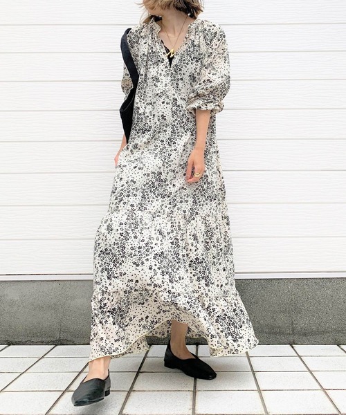 Q(キュー)の「モノトーンフラワーワンピース(ワンピース・レディース・ホワイト系その他/ブラック系その他・MEDIUM)」の9枚目の写真