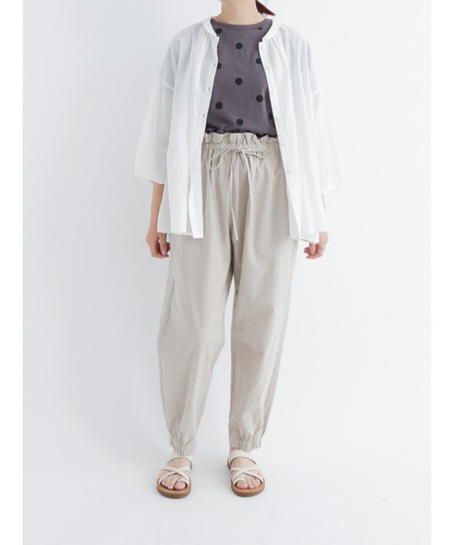 Samansa Mos2（サマンサ モスモス）の「丸襟ギャザーシャツ（シャツ/ブラウス・レディース・ブラック/グレー/オフホワイト/ピンク/グリーン・ﾌﾘ-）」の9枚目の写真