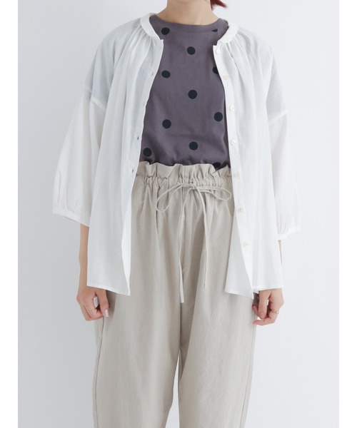 Samansa Mos2（サマンサ モスモス）の「丸襟ギャザーシャツ（シャツ/ブラウス・レディース・ブラック/グレー/オフホワイト/ピンク/グリーン・ﾌﾘ-）」の10枚目の写真