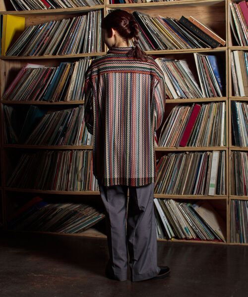 GLOSTER（グロスター）の「【GLOSTER/グロスター】バルファレース レースシャツ オープンカラー メッシュニット（シャツ/ブラウス・メンズ・ブラック/ベージュ系その他/ブルー系その他/パープル系その他・S/M/L）」の17枚目の写真