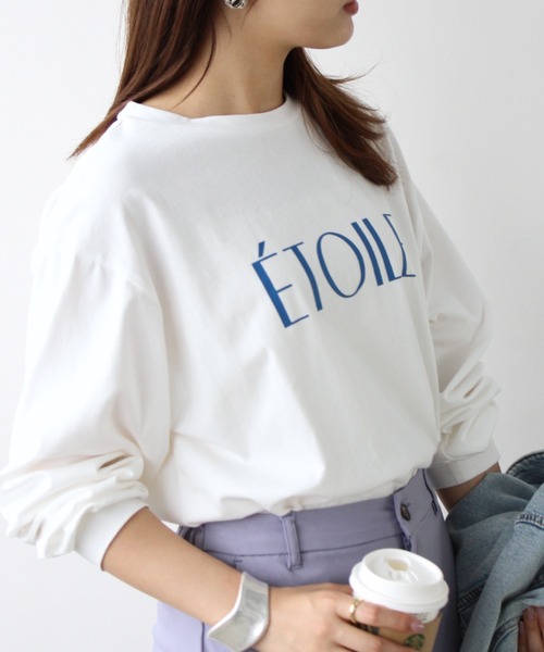 GeeRA(ジーラ)の「ロゴプリントTシャツ(Tシャツ/カットソー・レディース・ベージュ/ホワイト×ブルー・MEDIUM/X-LARGE/LARGE)」の2枚目の写真