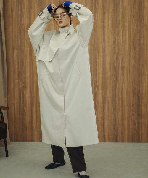 VACANCY（ヴァカンシー）の「フラップスタンドネックトレンチコート（トレンチコート・レディース・ブラック/ベージュ・FREE）」の3枚目の写真