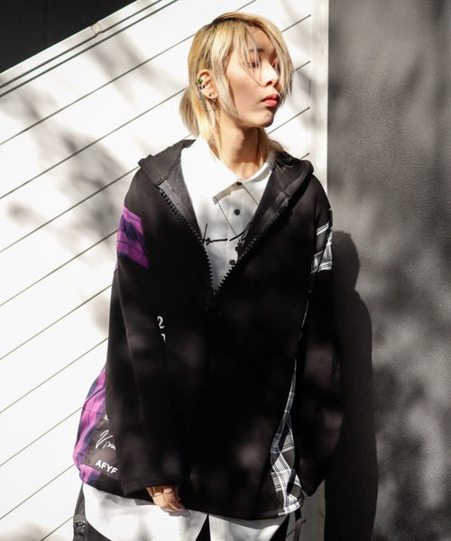 rovtski（ロフトスキー）の「AFYFSIDE CHECK PARKA/ビッグシルエット サイドチェックパーカー（パーカー・メンズ・ブラック系その他/ホワイト系その他2/ブラック系その他2/ホワイト系その他/ブラック系その他3/ホワイト系その他4/ブラック系その他4/ホワイト系その他3/ホワイト系その他6/ホワイト系その他5/サックスブルー/ブラック系その他5・FREE）」の11枚目の写真