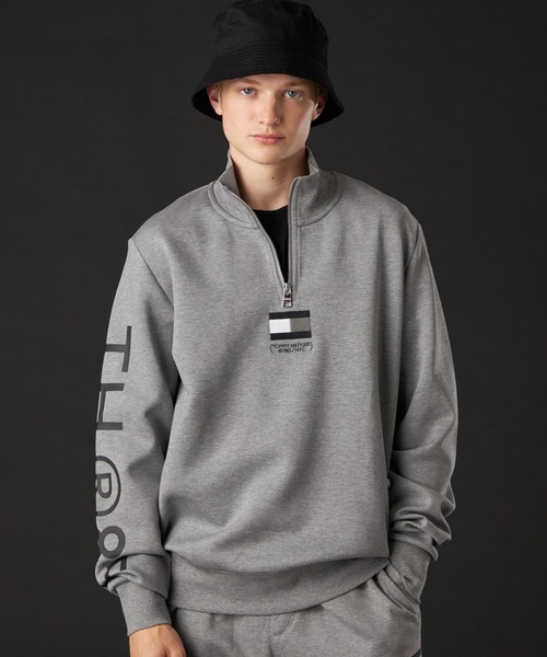 TOMMY HILFIGER（トミーヒルフィガー）の「MONOCHROME CAPSULE COLLECTION モノクロームグラフィック1/2ジップトレーナー（スウェット・メンズ・グレー/ブラック・MEDIUM/SMALL/X-LARGE/LARGE）」の18枚目の写真