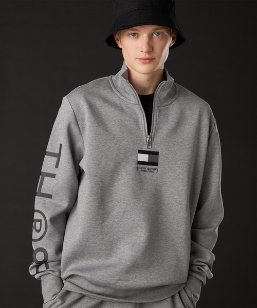 TOMMY HILFIGER（トミーヒルフィガー）の「MONOCHROME CAPSULE COLLECTION モノクロームグラフィック1/2ジップトレーナー（スウェット・メンズ・グレー/ブラック・MEDIUM/SMALL/X-LARGE/LARGE）」の14枚目の写真