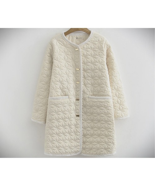 Sakka（サッカ）の「ノーカラーダイヤキルトロングコート（ノーカラーコート・レディース・ネイビー/オフホワイト・LARGE/MEDIUM）」の2枚目の写真