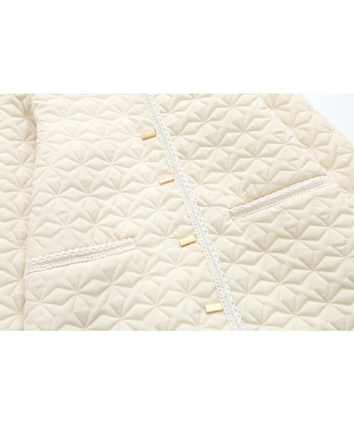 Sakka（サッカ）の「ノーカラーダイヤキルトロングコート（ノーカラーコート・レディース・ネイビー/オフホワイト・LARGE/MEDIUM）」の3枚目の写真