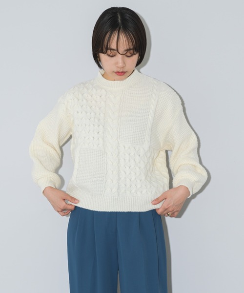 mebole(メボレ)の「ケーブル編みクルーネックセーター(ニット/セーター・レディース・ホワイト/レッド/ブルー/グリーン/ブラウン・FREE)」の8枚目の写真