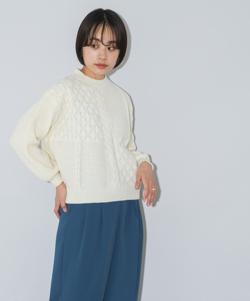 mebole(メボレ)の「ケーブル編みクルーネックセーター(ニット/セーター・レディース・ホワイト/レッド/ブルー/グリーン/ブラウン・FREE)」の9枚目の写真