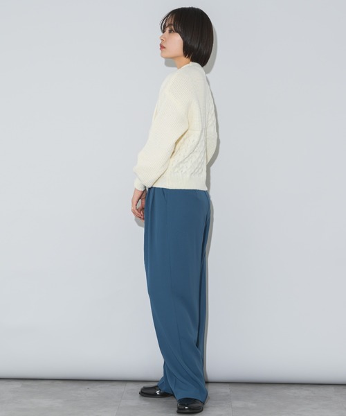 mebole(メボレ)の「ケーブル編みクルーネックセーター(ニット/セーター・レディース・ホワイト/レッド/ブルー/グリーン/ブラウン・FREE)」の14枚目の写真