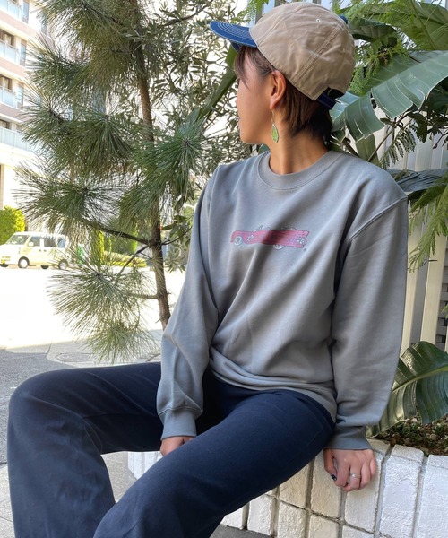 OLD BETTY'S（オールドベティーズ）の「Cadillac Print Crew Neck Sweat（スウェット・レディース・ナチュラル/杢グレー/グリーン/ブラック・FREE）」の4枚目の写真