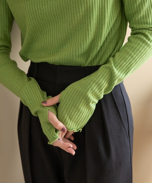 LOWRYS FARM(ローリーズファーム)の「サムホールメローロングスリーブ 175446(ニット/セーター・レディース・ブラック/ホワイト/グリーン/ブルー・FREE)」の8枚目の写真