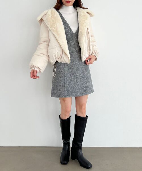 MAJESTIC LEGON(マジェスティックレゴン)の「Vネックミニジャンスカ(ジャンパースカート・レディース・ブラック/グレー/ベージュ・MEDIUM)」の9枚目の写真