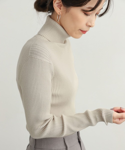 URBAN RESEARCH DOORS（アーバンリサーチドアーズ）の「タートルネックリブニット（ニット/セーター・レディース・ライトグレー/ブラウン/ブルー/ブラック・MEDIUM）」の7枚目の写真