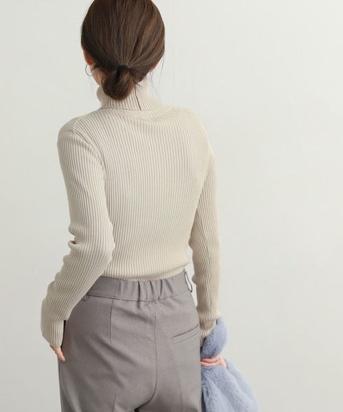 URBAN RESEARCH DOORS（アーバンリサーチドアーズ）の「タートルネックリブニット（ニット/セーター・レディース・ライトグレー/ブラウン/ブルー/ブラック・MEDIUM）」の11枚目の写真