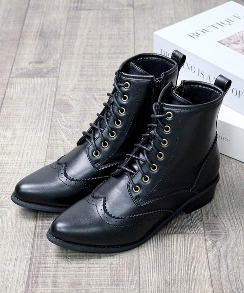 LibertyDoll（リバティードール）の「ポインテッドローヒールブーツ（ブーツ・レディース・ダークブラウン系2/ダークブラウン系4/キャメル/ブラック系1/ブラック系3/ブラック系4/ダークブラウン系3/グレー系1/ブラック系6/ブラック系5/ブラック系7/アイボリー系2/グレー系2/ブラック系2/ダークブラウン系1/アイボリー系1・LL/S/M/L/SS/3L）」の4枚目の写真