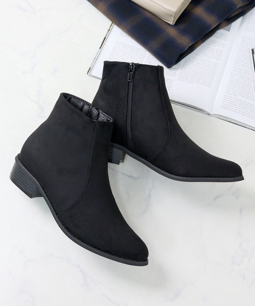 LibertyDoll（リバティードール）の「ポインテッドローヒールブーツ（ブーツ・レディース・ダークブラウン系2/ダークブラウン系4/キャメル/ブラック系1/ブラック系3/ブラック系4/ダークブラウン系3/グレー系1/ブラック系6/ブラック系5/ブラック系7/アイボリー系2/グレー系2/ブラック系2/ダークブラウン系1/アイボリー系1・LL/S/M/L/SS/3L）」の6枚目の写真