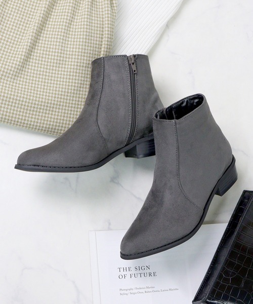 LibertyDoll（リバティードール）の「ポインテッドローヒールブーツ（ブーツ・レディース・ダークブラウン系2/ダークブラウン系4/キャメル/ブラック系1/ブラック系3/ブラック系4/ダークブラウン系3/グレー系1/ブラック系6/ブラック系5/ブラック系7/アイボリー系2/グレー系2/ブラック系2/ダークブラウン系1/アイボリー系1・LL/S/M/L/SS/3L）」の9枚目の写真