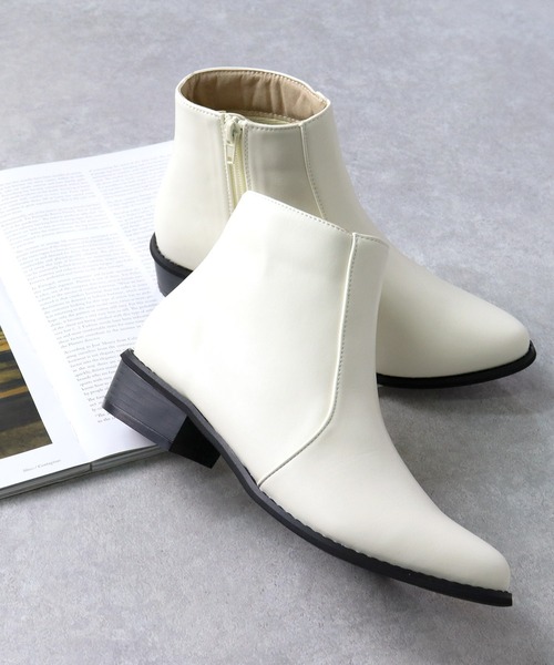 LibertyDoll（リバティードール）の「ポインテッドローヒールブーツ（ブーツ・レディース・ダークブラウン系2/ダークブラウン系4/キャメル/ブラック系1/ブラック系3/ブラック系4/ダークブラウン系3/グレー系1/ブラック系6/ブラック系5/ブラック系7/アイボリー系2/グレー系2/ブラック系2/ダークブラウン系1/アイボリー系1・LL/S/M/L/SS/3L）」の15枚目の写真